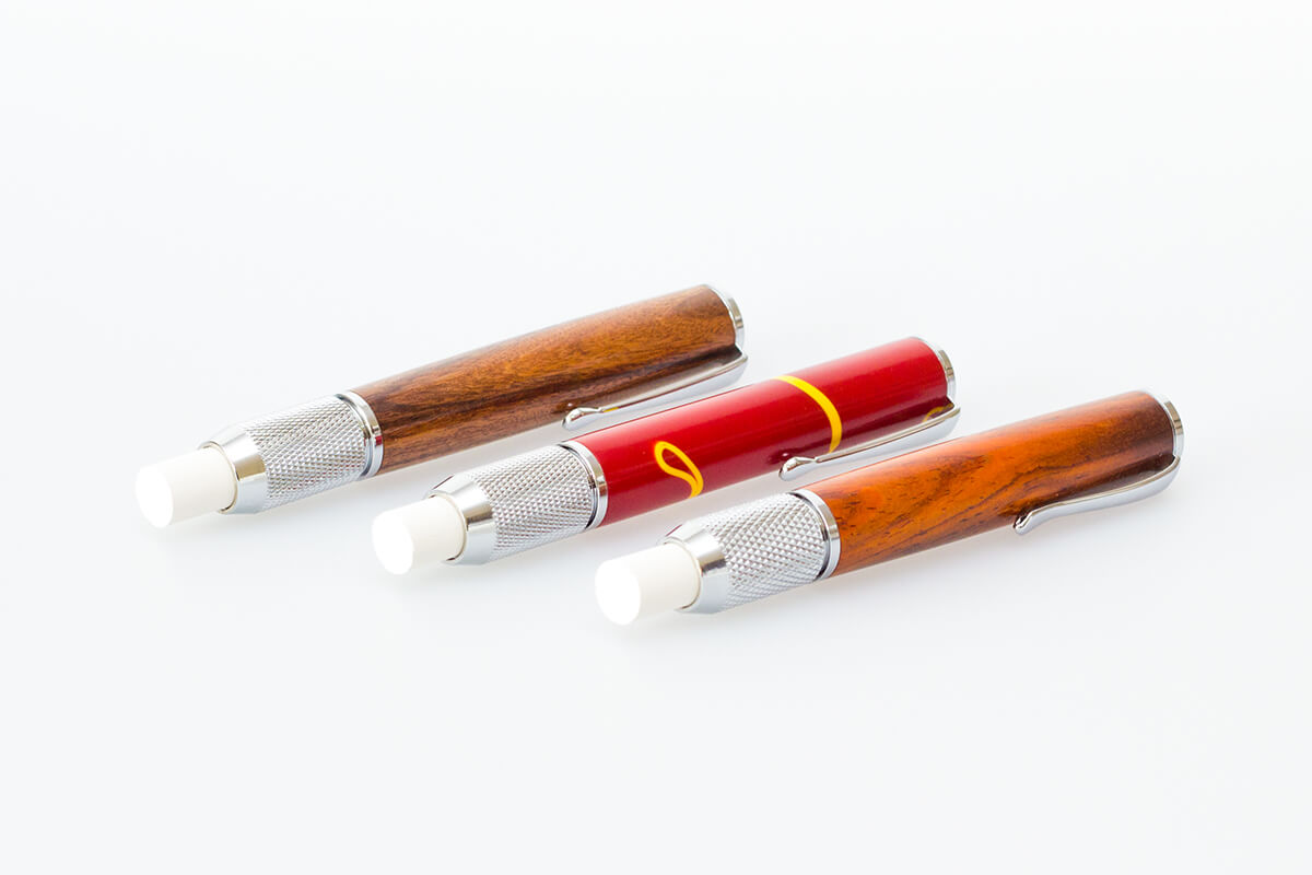 Handgefertigte Kreidehalter aus Holz und Acryl